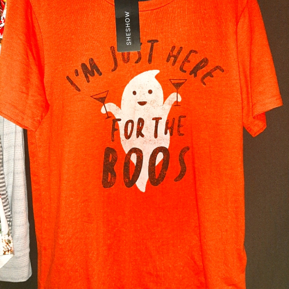 💙 NWT Halloween Tshirt